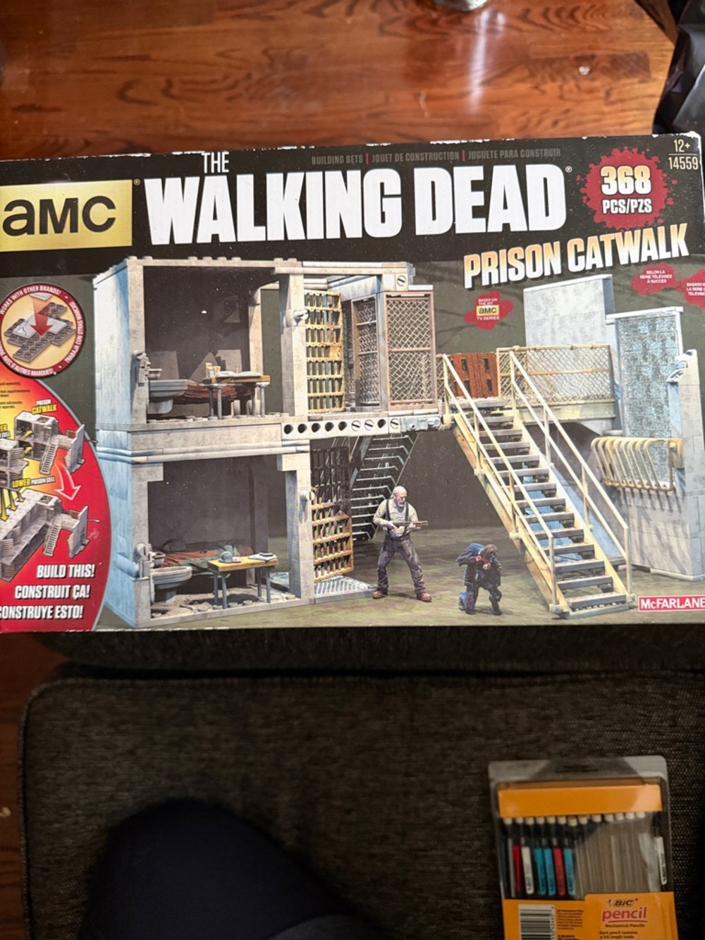 The Walking Dead Prison Catwalk Playset - AMC